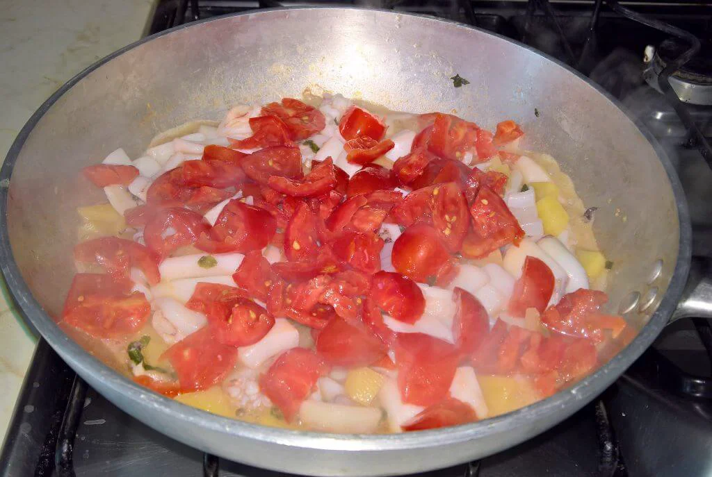 pasta e patate con calamari